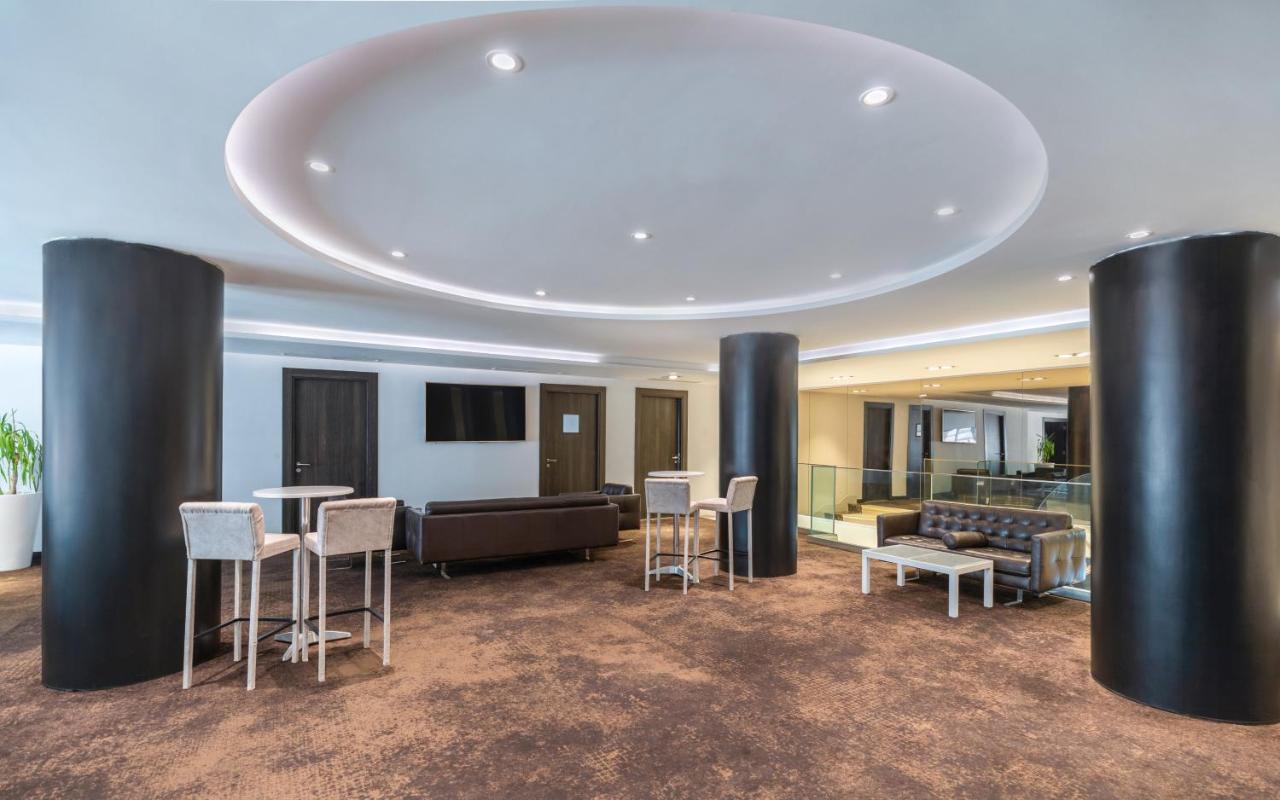 Radisson Hotel Сфакс Екстер'єр фото The lounge at the airport