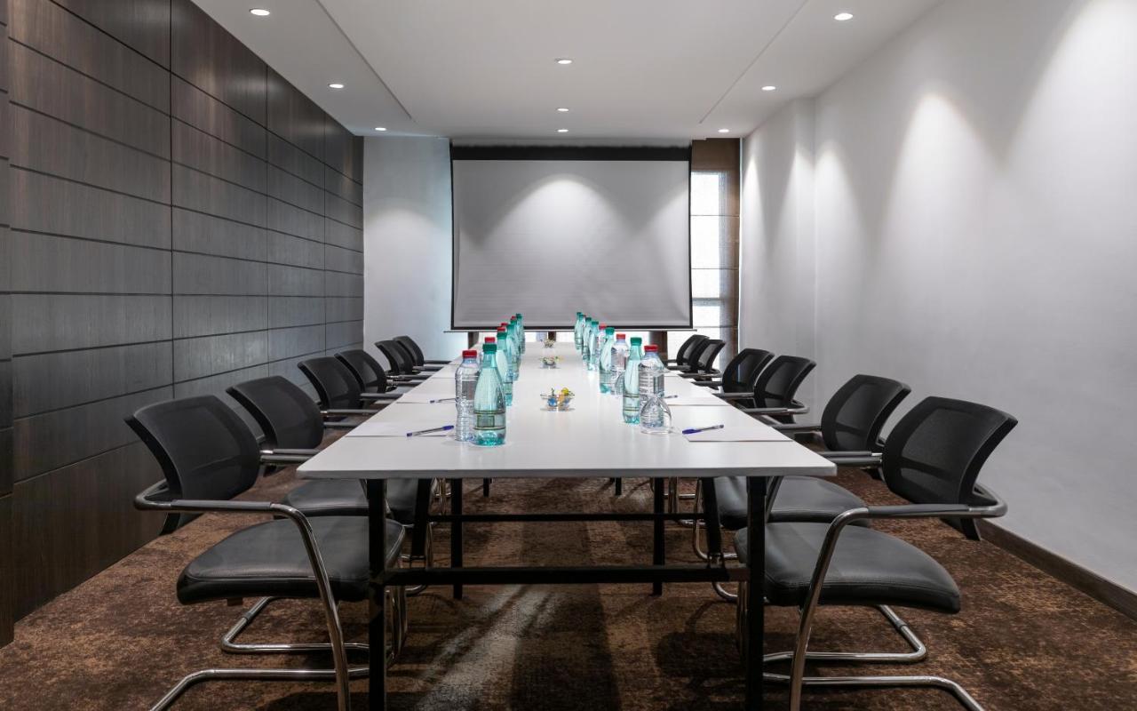 Radisson Hotel Сфакс Екстер'єр фото Meeting room