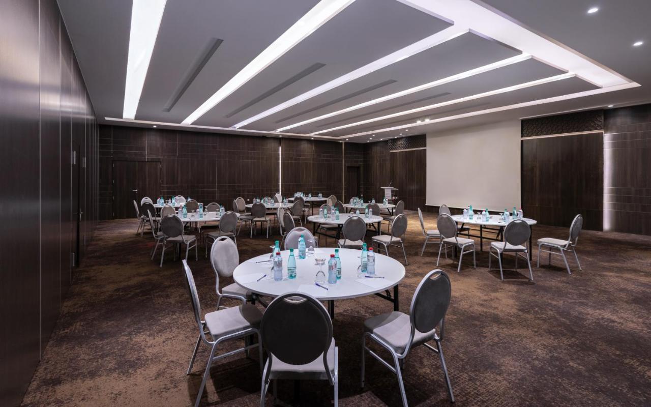 Radisson Hotel Сфакс Екстер'єр фото Meeting room