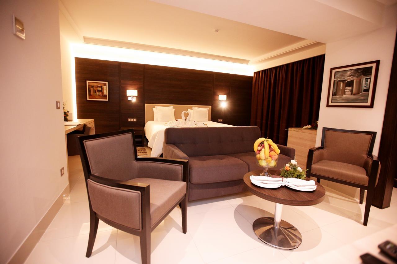 Radisson Hotel Сфакс Екстер'єр фото A suite at the hotel