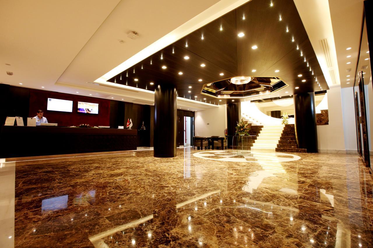 Radisson Hotel Сфакс Екстер'єр фото Lobby