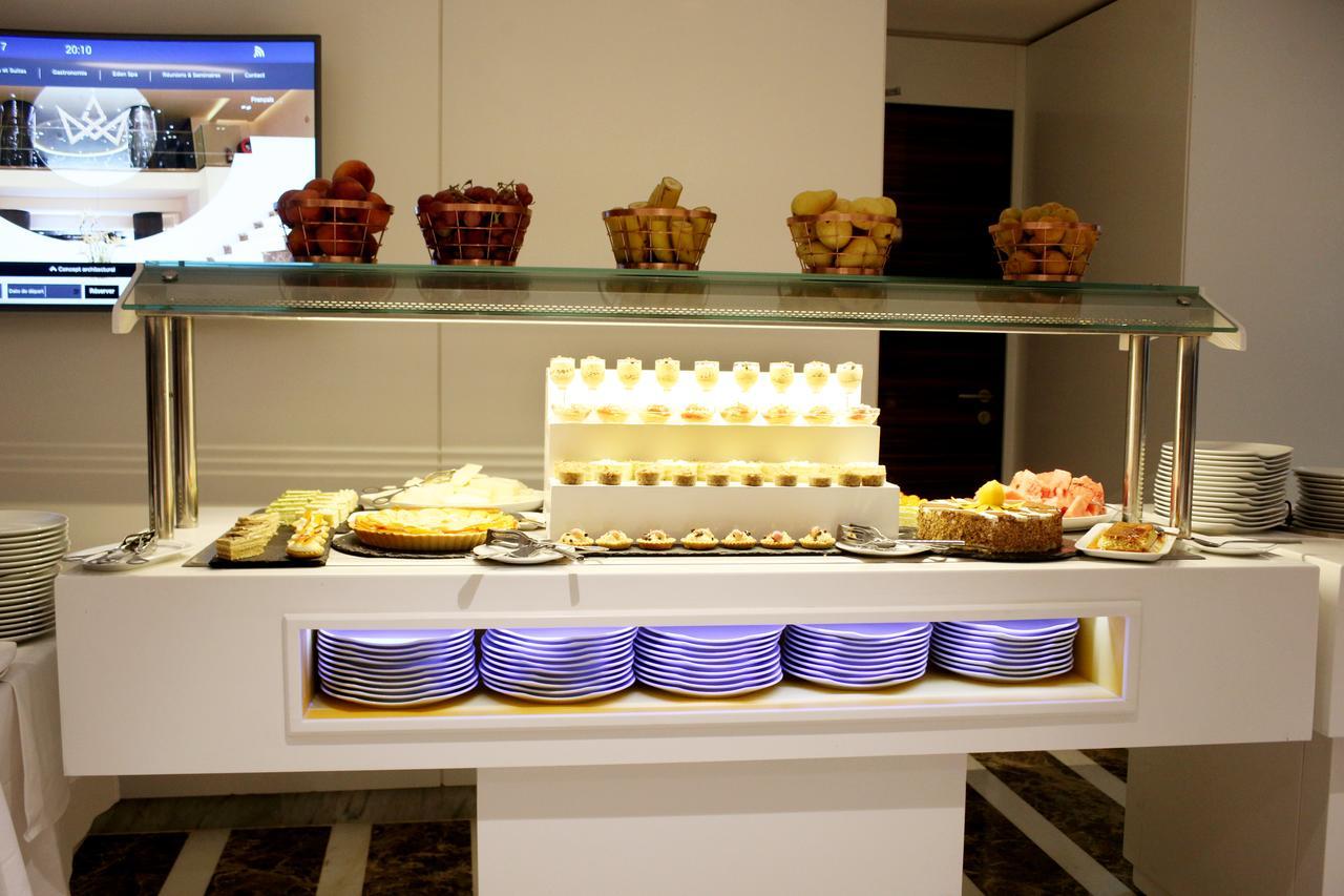 Radisson Hotel Сфакс Екстер'єр фото A dessert buffet