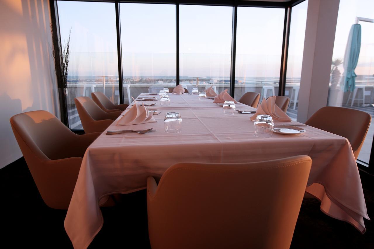 Radisson Hotel Сфакс Екстер'єр фото Restaurant