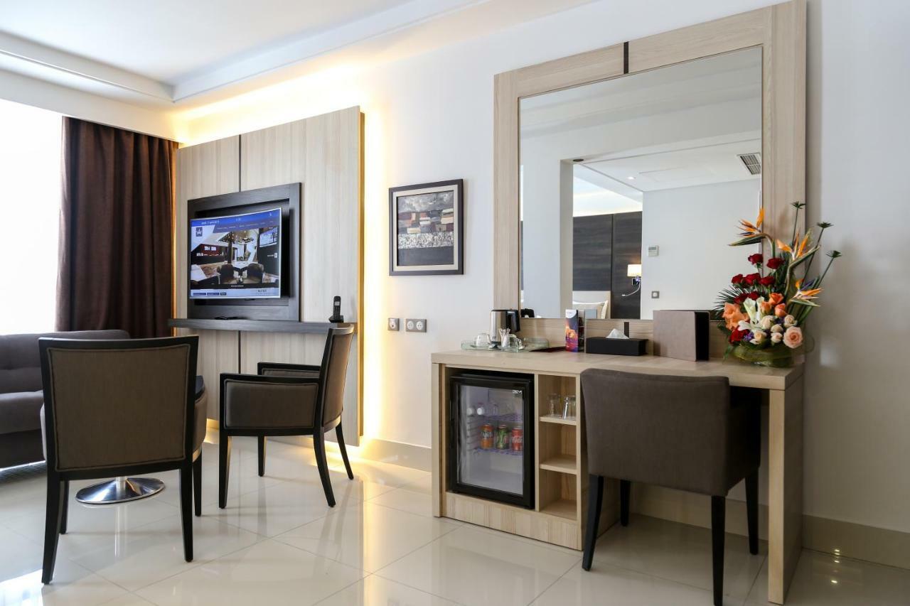 Radisson Hotel Сфакс Екстер'єр фото A room at the hotel
