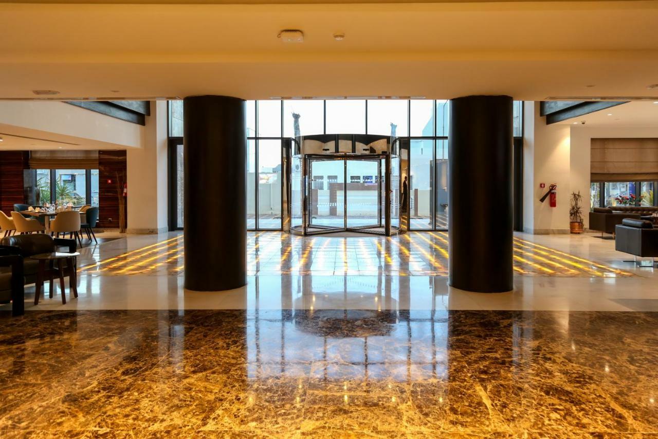 Radisson Hotel Сфакс Екстер'єр фото Lobby