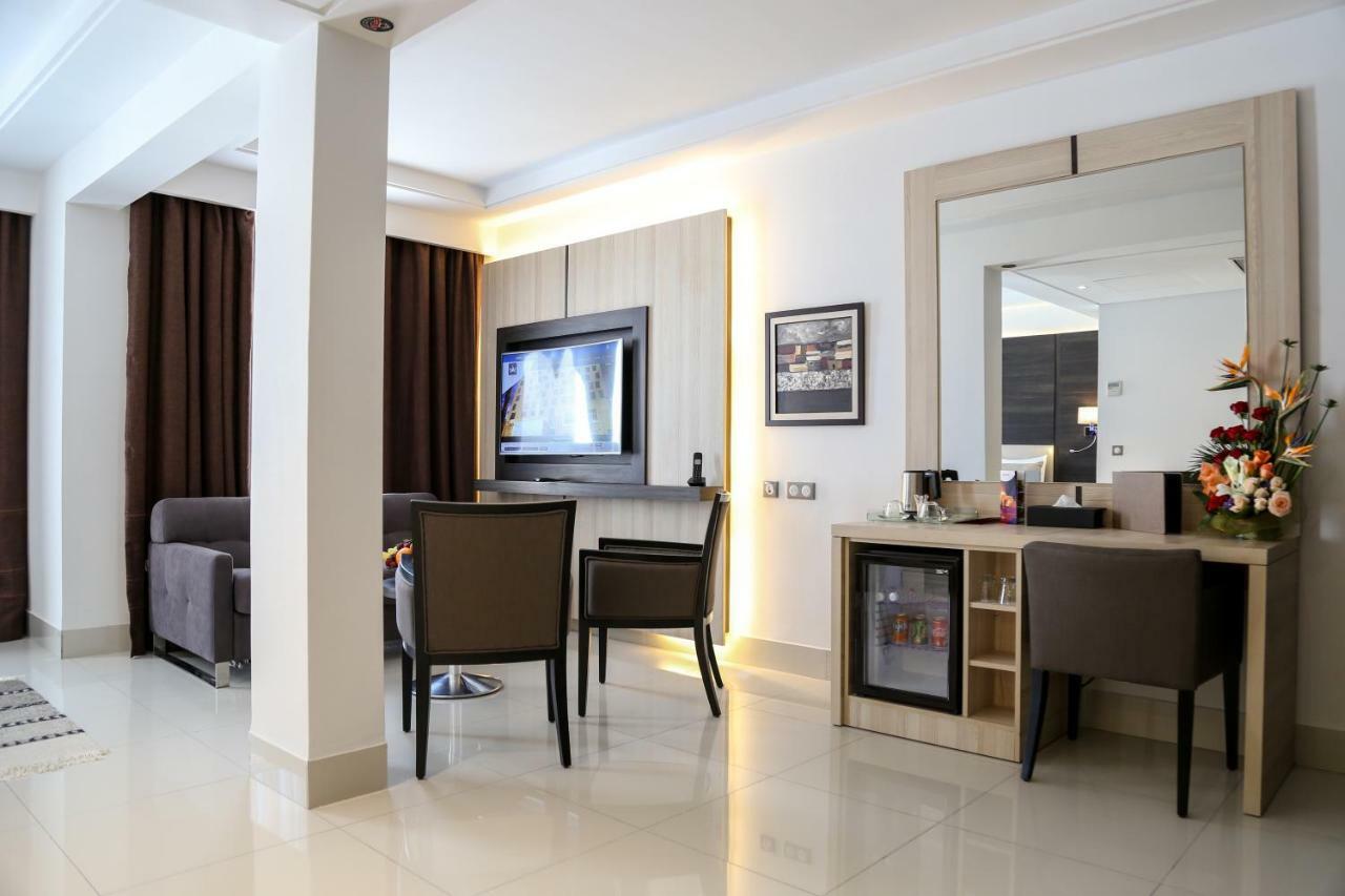 Radisson Hotel Сфакс Екстер'єр фото Suite room