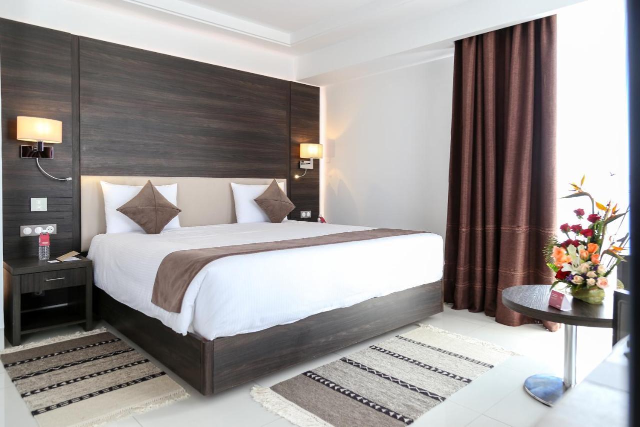 Radisson Hotel Сфакс Екстер'єр фото A bedroom at the hotel